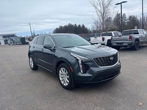 Used 2021 Cadillac XT4 Luxury w/ Cold Weather Package image 3