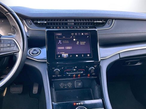 Certified 2022 Jeep Grand Cherokee L Laredo image 11