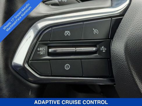 Used 2025 Chevrolet Equinox LT image 19