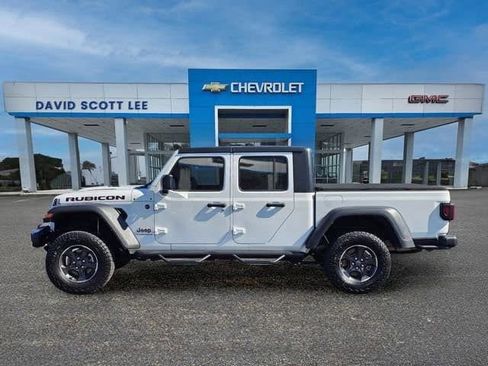 Used 2023 Jeep Gladiator Rubicon w/ Cold Weather Group AWD/4WD image 15