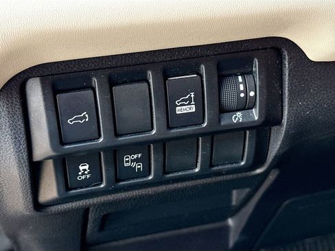 Used 2019 Subaru Ascent Touring w/ Popular Package #2 image 11