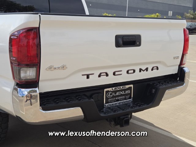 Used 2022 Toyota Tacoma SR5 AWD/4WD image 5