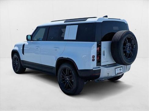 New 2025 Land Rover Defender 110 S image 9