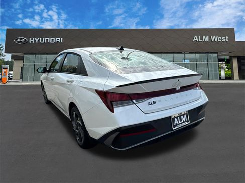 Used 2025 Hyundai Elantra Sport image 7