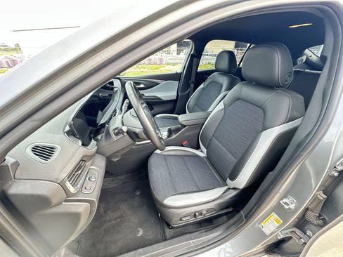 Used 2025 Buick Envista Preferred w/ Convenience I Package FWD image 18