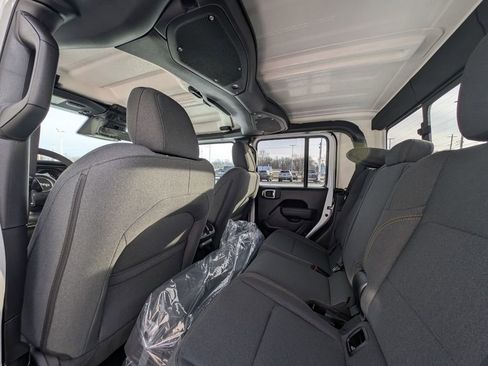 New 2026 Jeep Gladiator Sport image 15