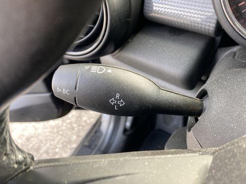 Used 2018 MINI Cooper 2-Door Hardtop image 21