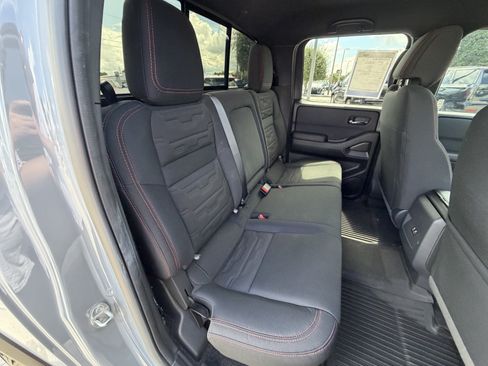 Used 2025 Nissan Frontier PRO-4X AWD/4WD image 18