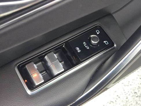 Used 2024 Jaguar F-PACE R-Dynamic S image 23