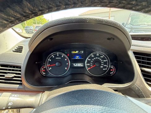 Used 2013 Subaru Outback 2.5i Limited w/ Moonroof Pkg AWD/4WD image 16