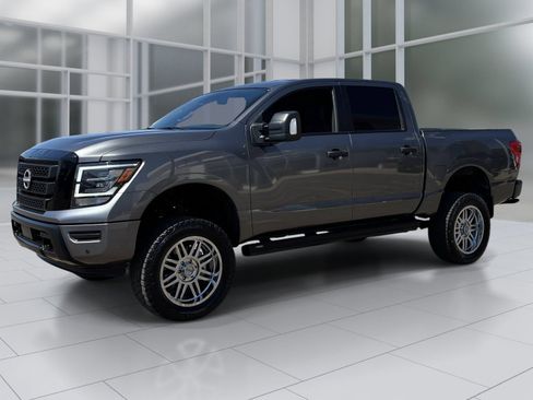 Used 2024 Nissan Titan SV w/ SV Convenience Package AWD/4WD image 21