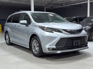 Used 2022 Toyota Sienna XLE video 2