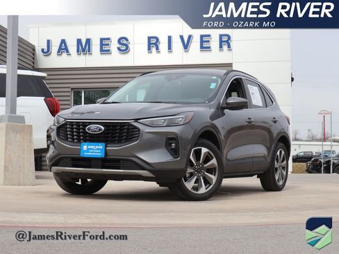 Certified 2025 Ford Escape Platinum image 1