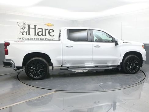 Used 2025 Chevrolet Silverado 1500 LT w/ Safety Package AWD/4WD image 36