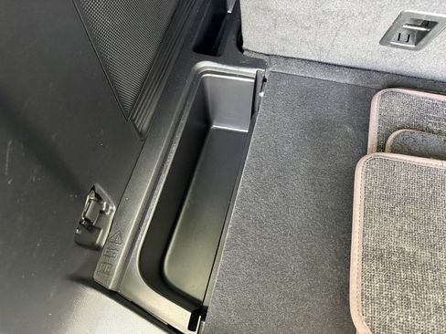 Used 2022 Ford Explorer Platinum w/ Equipment Group 601A image 56