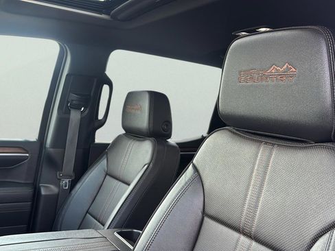 Used 2024 Chevrolet Silverado 1500 High Country w/ High Country Premium Package image 13