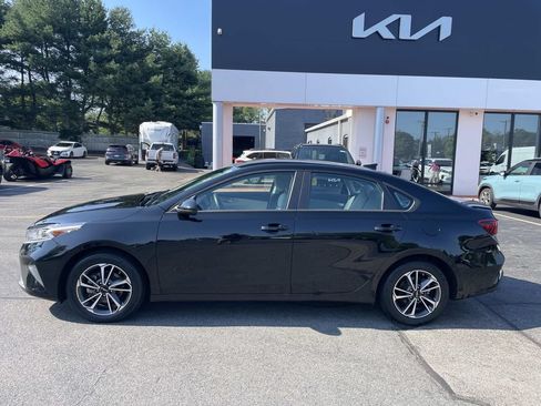 Used 2023 Kia Forte LXS FWD image 2