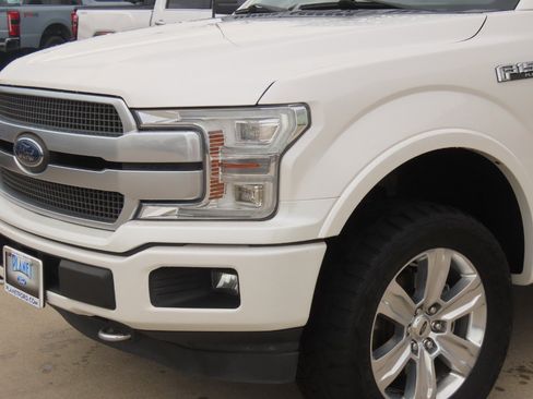 Used 2018 Ford F150 Platinum w/ Equipment Group 701A Luxury AWD/4WD image 3