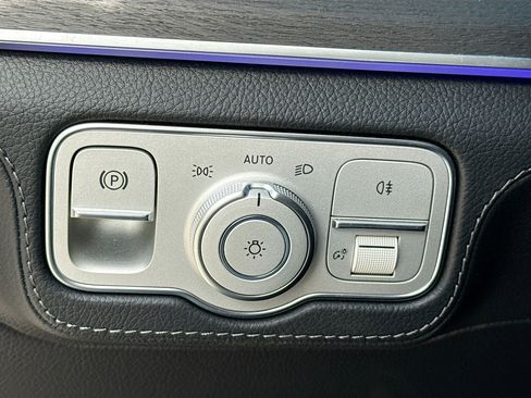 Used 2025 Mercedes-Benz GLE 53 AMG 4MATIC Coupe image 36