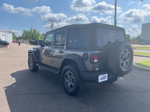 Used 2021 Jeep Wrangler Unlimited Sport AWD/4WD image 14