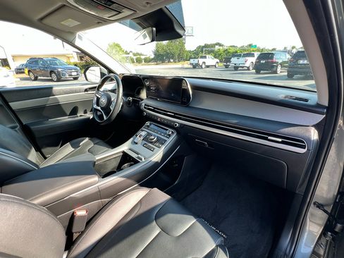 Used 2023 Hyundai Palisade SEL FWD image 13