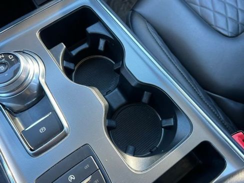 Used 2024 Ford Edge Titanium image 33