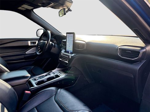 Used 2020 Ford Explorer ST w/ Premium Technology Package image 33