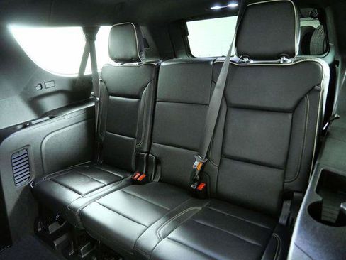 Used 2021 GMC Yukon XL SLT w/ SLT Luxury Plus Package AWD/4WD image 16