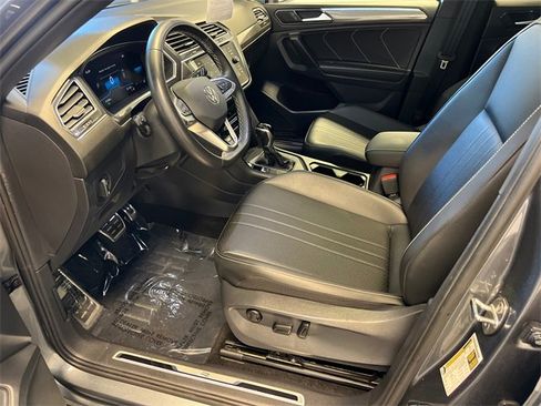 Certified 2023 Volkswagen Tiguan SE R-Line image 4