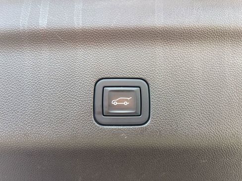 Used 2024 GMC Yukon Denali image 33