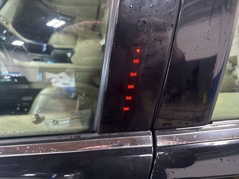 Used 2019 Ford Taurus Limited FWD image 10