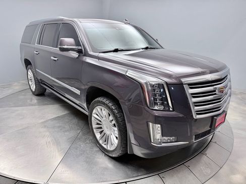 Used 2016 Cadillac Escalade ESV Platinum image 3