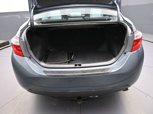 Used 2016 Toyota Corolla LE image 21