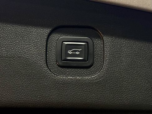 Used 2014 Chevrolet Equinox LTZ AWD/4WD image 34