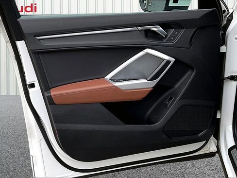 Used 2021 Audi Q3 2.0T Premium Plus w/ Premium Plus Package AWD/4WD image 19
