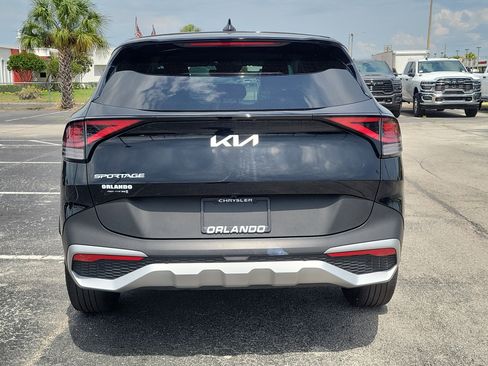 Used 2025 Kia Sportage LX FWD image 6