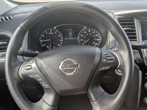 Used 2020 Nissan Pathfinder SV AWD/4WD image 21