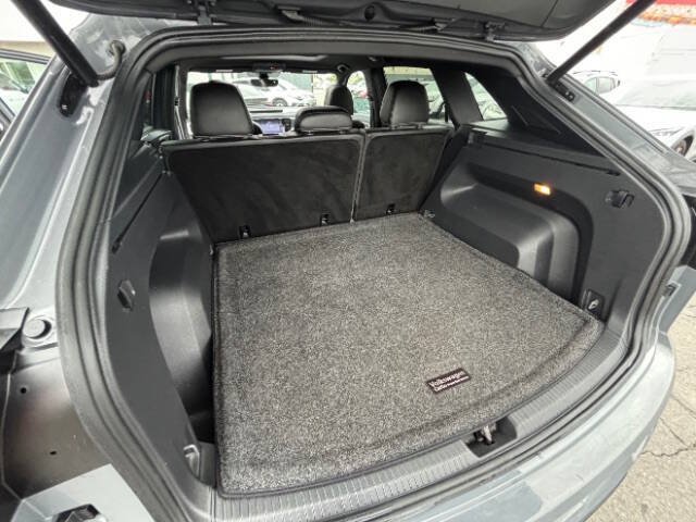 Used 2021 Volkswagen Atlas Cross Sport SEL Premium AWD/4WD image 19