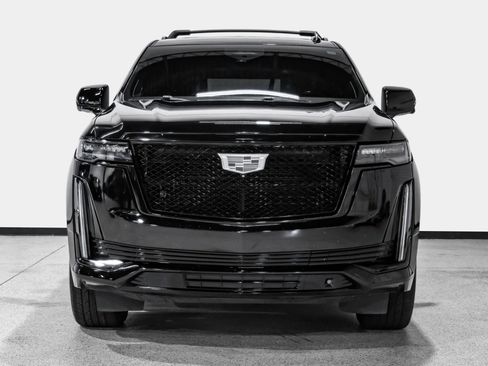 Used 2021 Cadillac Escalade Sport Platinum AWD/4WD image 3