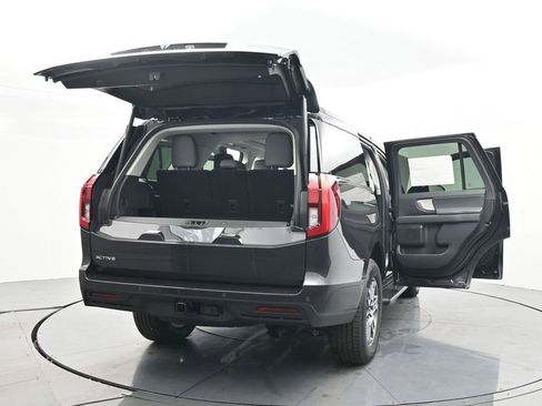 New 2025 Ford Expedition Active image 41