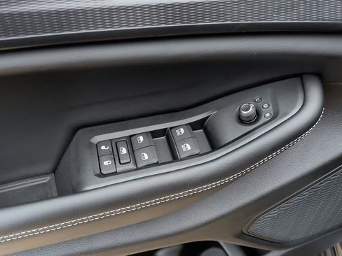 New 2025 Jeep Grand Cherokee Altitude image 11