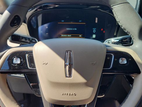 Used 2023 Lincoln Corsair FWD image 23