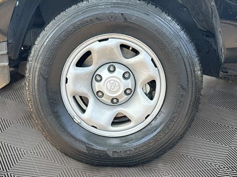 Used 2023 Toyota Tacoma SR w/ SR Convenience Package RWD image 29