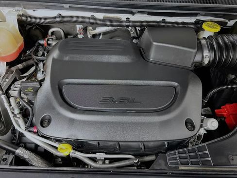 Used 2022 Chrysler Pacifica Limited image 34