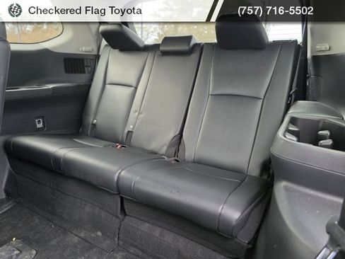 Used 2025 Toyota Grand Highlander AWD image 21