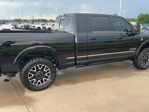 Used 2026 RAM 2500 Limited AWD/4WD image 9
