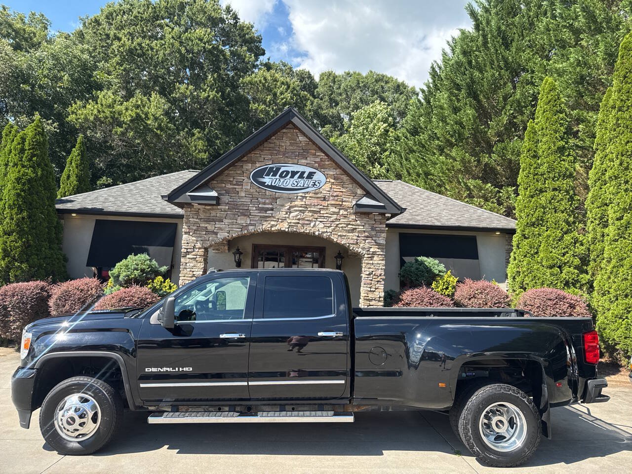Used 2015 GMC Sierra 3500 Denali w/ Duramax Plus Package AWD/4WD image 1