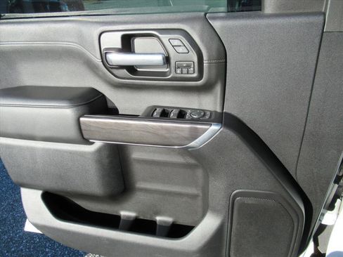 Used 2020 Chevrolet Silverado 2500 LTZ w/ LTZ Plus Package image 22