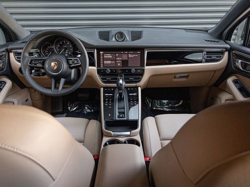 New 2026 Porsche Macan image 16