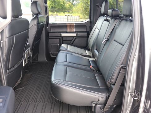 Used 2019 Ford F150 Lariat w/ Equipment Group 502A Luxury AWD/4WD image 38
